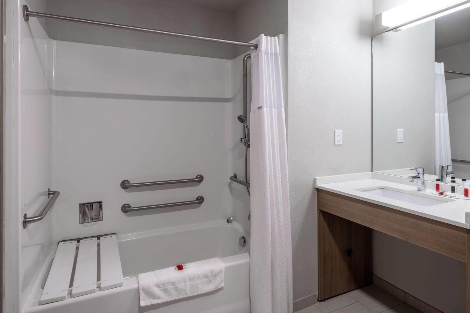Microtel Inn & Suites By Wyndham Georgetown Lake Zewnętrze zdjęcie